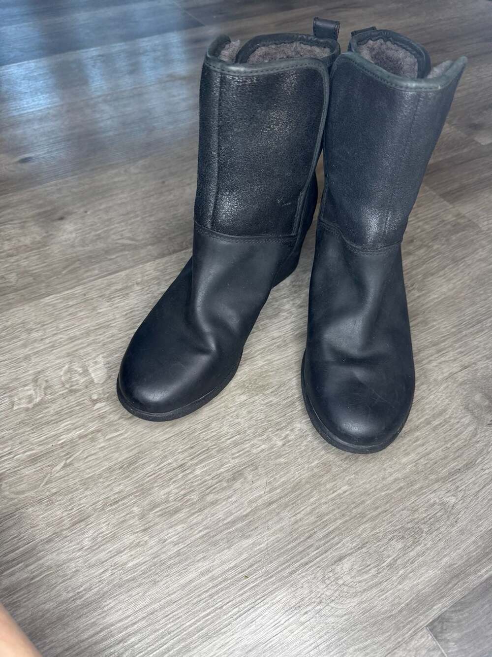 UGG Renata Wedge Boot Size 8 Black Waterproof Leather